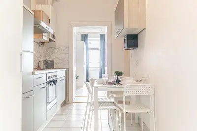 Küche/Küchenzeile in der Unterkunft Neighboring 3 Apts,- Ideal for Families & Friends