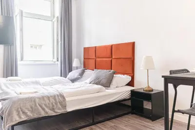 Ein Bett oder Betten in einem Zimmer der Unterkunft Two Modern Apartments Comfortable Stay for Groups