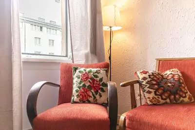 Ein Sitzbereich in der Unterkunft Two Modern Apartments Comfortable Stay for Groups