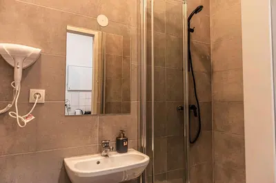 Ein Badezimmer in der Unterkunft Welcoming Stylish Studio Ideal for Long stays