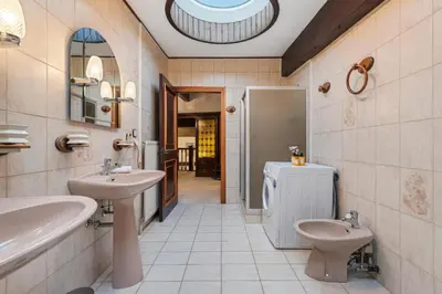 Ein Badezimmer in der Unterkunft Wellnes Villa Wienerwald - heated Indoor Pool