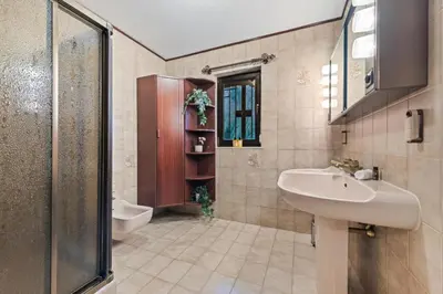 Ein Badezimmer in der Unterkunft Wellnes Villa Wienerwald - heated Indoor Pool
