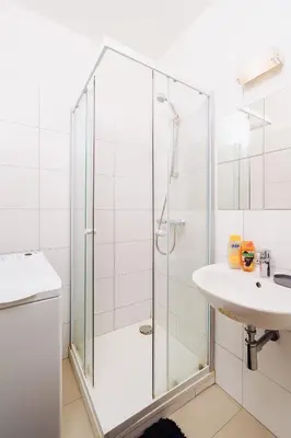 Ein Badezimmer in der Unterkunft Magnificent Apartment in the Most Central Area 1 Minute Walk to Stephansplatz