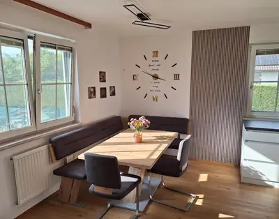 Ein Sitzbereich in der Unterkunft House with garden close to Vienna & Airport