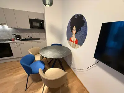 Küche/Küchenzeile in der Unterkunft Luxury Central Apartment with Garden