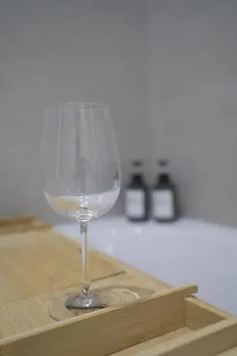 Getränke in der Unterkunft Modernes Apartment in Schwechat