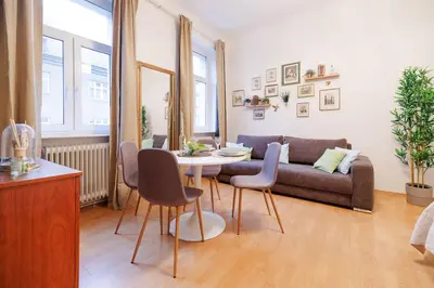 Ein Sitzbereich in der Unterkunft Vienna Central Haven - 2 Min to Westbahnhof