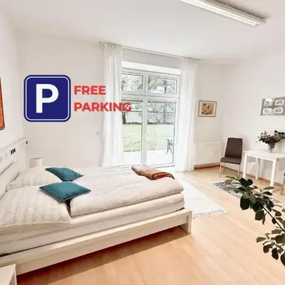 Giardino Airport Apartment with garden