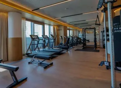 Das Fitnesscenter und/oder die Fitnesseinrichtungen in der Unterkunft Wellness Oasis at Danube riverbank in Vienna near VIC
