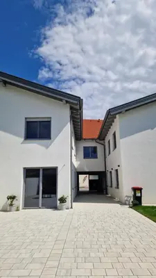 Das Gebäude in dem sich die Ferienwohnung befindet