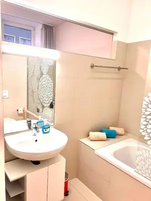Ein Badezimmer in der Unterkunft The Barts Apartments - Self Check-in