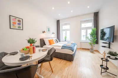 TV/Unterhaltungsangebot in der Unterkunft King-size boxspring beds, 15 minutes to center, Smart TV