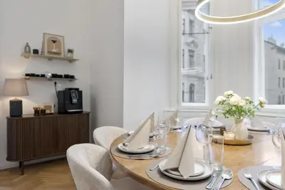 Grundriss der Unterkunft Bel Étage - 4BR Superior Family-Suite with AC - City Centre