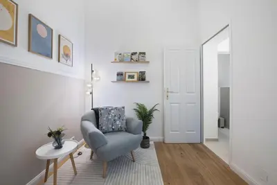 Ein Sitzbereich in der Unterkunft Schönbrunn Maison - Boutique 2 BR Residence in Viennas Greenest Quarter - by 4ty3 Apartments