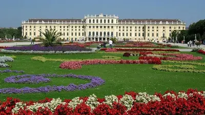 Ein Garten an der Unterkunft NWEST Augarten