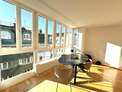 Ein Sitzbereich in der Unterkunft Viel Platz in ruhiger Lage mit toller Anbindung