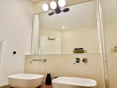 Grundriss der Unterkunft Luxury Stylish Apartment with Free Parking