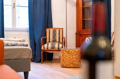 Ein Sitzbereich in der Unterkunft Superior Suites Vienna - L'Opera