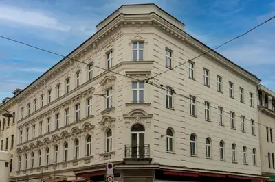 Das Gebäude in dem sich das Aparthotel befindet