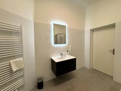 Ein Badezimmer in der Unterkunft Bright Rooms, 6 Minutes to Metro U3