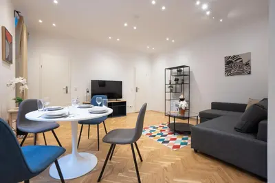Ein Sitzbereich in der Unterkunft Cozy Vienna Getaway with Balcony