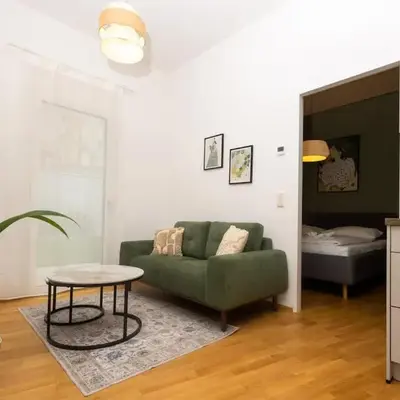 Modern apartment with garden & top connection