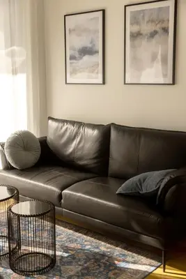 Ein Sitzbereich in der Unterkunft Modern Garden Apartment - 15min to center