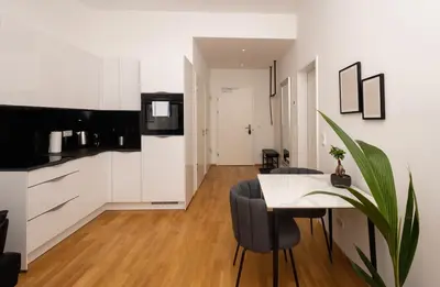 Küche/Küchenzeile in der Unterkunft Modern Garden Apartment - 15min to center