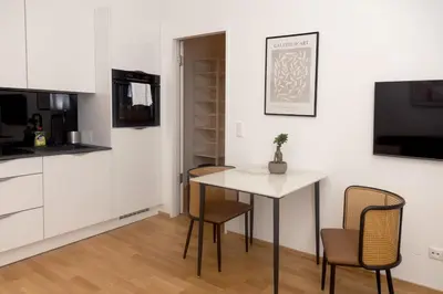 Küche/Küchenzeile in der Unterkunft Stylish apartment with garden
