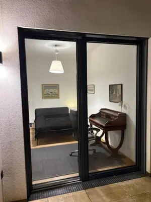 Ein Bett oder Betten in einem Zimmer der Unterkunft Erdgeschosswohnung mit Garage und Innenhof - westliches Wien