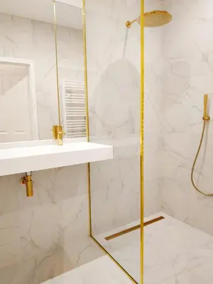 Ein Badezimmer in der Unterkunft Two-bedroom apartment 'Taupé'