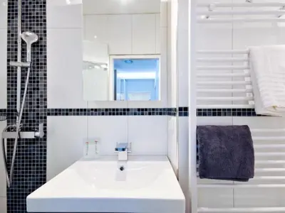 Ein Badezimmer in der Unterkunft Apartment Giuliano in Bezirk 2-Leopoldstadt by Interhome