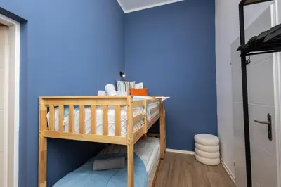 Grundriss der Unterkunft Family Apartment with elevated King-Size Loft Bed l Walk to City Centre