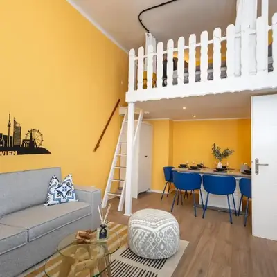 Family Apartment with elevated King-Size Loft Bed l Walk to City Centre