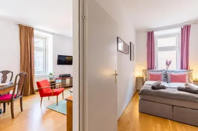 Ein Bett oder Betten in einem Zimmer der Unterkunft ANTIK DREAM - 3BR - quiet - bright