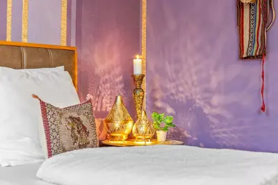 Ein Bett oder Betten in einem Zimmer der Unterkunft 1001 Night 2BR - Gym - Parking