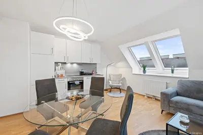Küche/Küchenzeile in der Unterkunft Nüll Residences 38 - Modern Attic Flat with AC