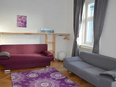 Ein Sitzbereich in der Unterkunft Apartment Vienna1090 by Interhome