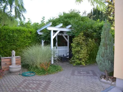 Ein Garten an der Unterkunft Apartment Florian 2 in Bezirk 21-Floridsdorf by Interhome