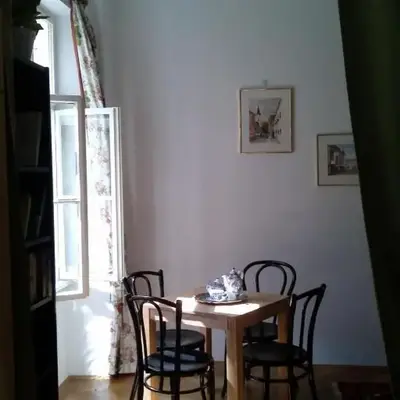 Apartment Wohnung in Hernals mit Garten- und Strassenblick by Interhome
