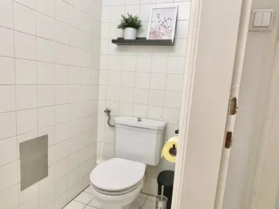 Ein Badezimmer in der Unterkunft 110m2 Central Apartment with Balcony & Free Parking