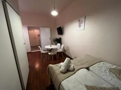 Ein Bett oder Betten in einem Zimmer der Unterkunft Bright Viennese apartment for 5 guests I Top location
