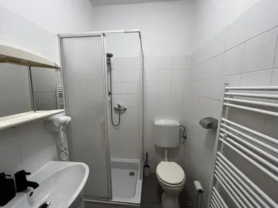 Ein Badezimmer in der Unterkunft Bright Viennese apartment for 5 guests I Top location