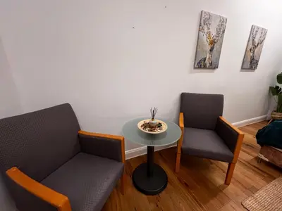 Ein Sitzbereich in der Unterkunft TheWICKI 1702 - Wunderschöne Apartments in Wien