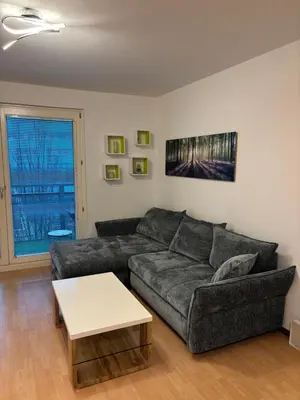 Ein Sitzbereich in der Unterkunft Cozy 2-Room Private Apartment near U1 subway