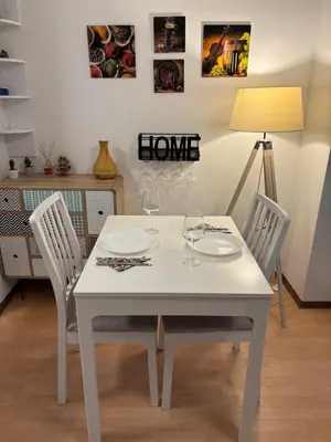 Ein Sitzbereich in der Unterkunft Cozy 2-Room Private Apartment near U1 subway