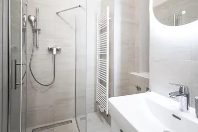 Ein Badezimmer in der Unterkunft BRAND NEW! Apartment Elegance in Vienna's City Center