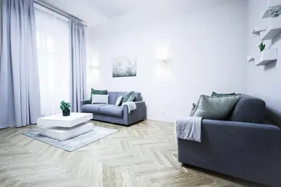 Ein Sitzbereich in der Unterkunft BRAND NEW! Apartment Elegance in Vienna's City Center