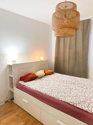 Ein Bett oder Betten in einem Zimmer der Unterkunft Modern 2-Room Private Apartment in City Center