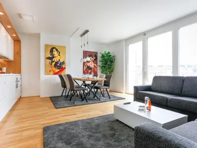 Ein Sitzbereich in der Unterkunft Luxury Two Bedroom Penthouse Apartment with BIG Terrace and City View